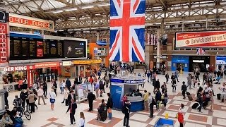 A Walk Through The London Victoria Station London England [upl. by Droffig]